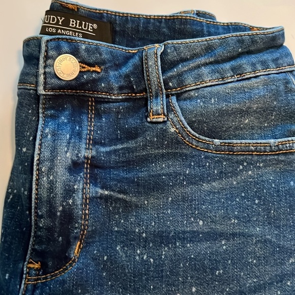 Judy Blue Mid Rise Shorts Size M - Picture 14 of 16